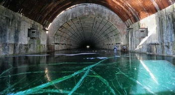 俄罗斯的潜艇基地号称 毁不掉 原来都是这样修建的